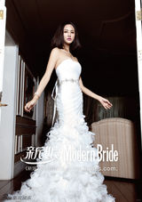 组图：张歆艺新娘造型登封面称渴望浪漫