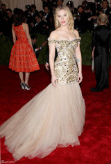 高清组图：斯嘉丽-约翰逊抹胸礼服亮相秀丰胸