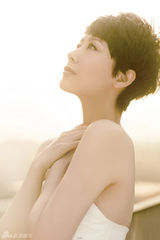 高清组图：海清唯美写真曝光 白裙飘逸似女神