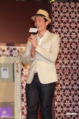 组图：徐子淇疑似走光引媒体狂拍