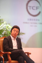 组图：黄渤发起“筷乐”行动 倡导自带便携筷