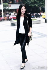 组图：时尚主播linda携老公现身巴黎时装周