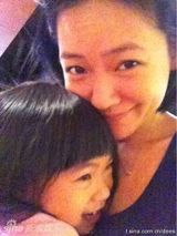 组图：小S晒与女儿合影 母女三人齐夸张做鬼脸