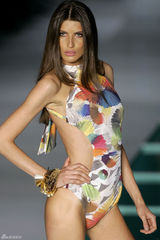 高清组图：帕丽斯-希尔顿巴西时装周上客串走秀