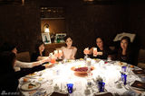 组图：吴佩慈明星厨房展厨艺 与妈妈共组姐妹宴