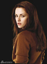 幻灯：《暮光2》曝新海报 意大利吸血鬼家族现身