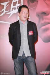 组图：杨采妮处女作首映 冯德伦莫文蔚旧爱同场