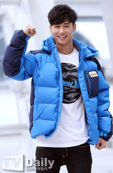 组图：EXO灿烈加盟《丛林法则》赴密克罗尼西亚