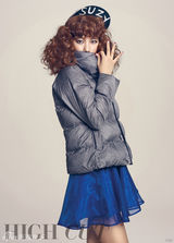 组图：miss A秀智冬装写真 小露香肩可爱性感