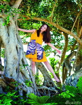 组图：姚笛清新旅游写真 释放快乐情绪