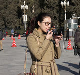 组图：2014两会美女记者众生态 美貌智慧并存