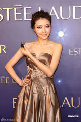 组图：三大名模竞艳 熊黛林隋棠白歆惠风情万种