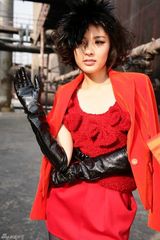 高清图：郑罗茜拍摄时尚大片 惹火身材张扬青春