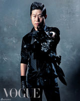 高清组图：韩片《间谍》主演携手拍写真 音乐剧般生动风趣