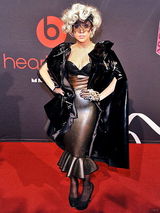 幻灯：时尚教母Lady Gaga09年雷人着装大盘点