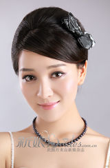 幻灯图：陈蓉拍《新娘》大片 气质华贵举止高雅