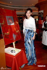 高清图：《锦衣卫》办庆功宴 吴尊甄子丹互相挤兑