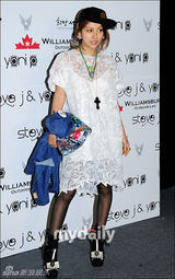 组图：具俊晔朴政珉等出席韩国首尔时装秀