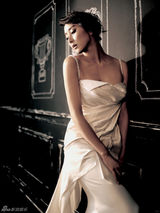 高清图：胡静产后迅速塑身 优雅登陆大马杂志封面