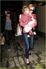 组图：妮可基德曼全家温馨 两个女儿美丽可爱