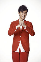 组图：乔振宇新春写真曝光 中国红主题喜庆贺年