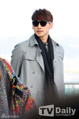 组图：《跑男》赴澳拍摄 金宇彬Rain两型男助阵