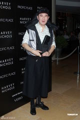 组图：江若琳庄思敏站台 Jocelyn豹纹装秀美背