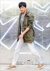 组图：张东健朴信惠等韩国艺人出席服装发布会