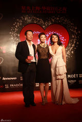 高清图：近百位明星闪耀上海华谊之夜红毯