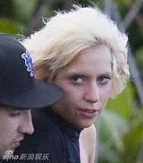 策划：欧美女星素颜PK 向直面现实的女汉子致敬