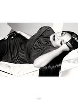 幻灯图：珍妮-杰克逊再露笑容 哥哥之死打击太大