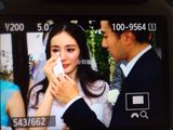 组图：直击杨幂婚礼激动落泪 刘恺威亲吻新娘