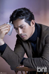 高清图：韩星吴智昊拍大片 展成熟男人魅力