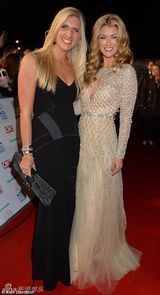 组图：英国家电视奖星光璀璨 蕾丝爆乳风情万种