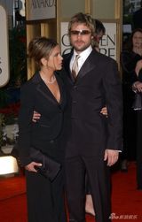 组图：盘点安妮斯顿与前夫皮特昔日甜蜜瞬间