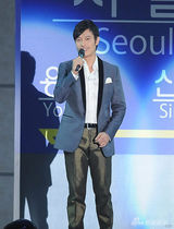 幻灯图：张东健李秉宪宋承宪元彬四大天王日本聚首