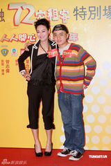 幻灯图：《72家租客》特别场 袁咏仪密实打扮失色