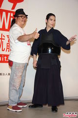 组图：虫虫恐吓案有进展 老萧展现剑击技术