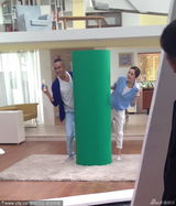 组图：杨幂怀孕不影响捞金 与阮经天拍广告敬业