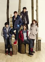 高清图：CNBLUE携手徐孝琳拍冬装写真 展冬日暖情