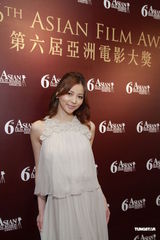 组图：倪妮出席传媒招待会 日本女星香里奈欲变打女