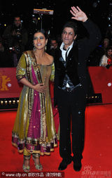 幻灯图：《可汗》首映 女星着印度传统服饰华丽迷人