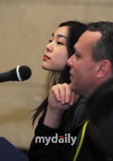 组图：金妍儿出席花样滑冰秀首尔记者会