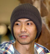 幻灯图：范玮琪秀钻戒 陈建州称年内一定办婚礼