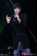 组图：韩男团ULALA SESSION宣传韩五大城市巡演