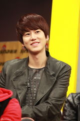 高清组图：SJ-M做客争开微博 玩转网络流行语