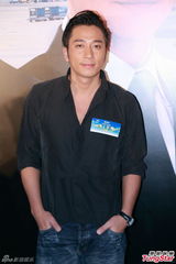 组图：张智霖亮相《冲2》庆功会 吴卓羲显老相