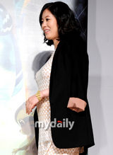 组图：韩星IU文素利等出席动画片《母鸡》记者会