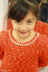 组图：5岁小萝莉走红微博 小天使萌化网友心