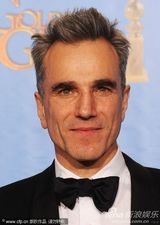 组图：丹尼尔-戴-刘易斯携妻子亮相秀恩爱